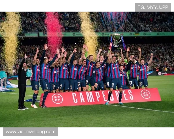 德甲联赛竞争激烈，欧冠资格与保级大战悬念迭起